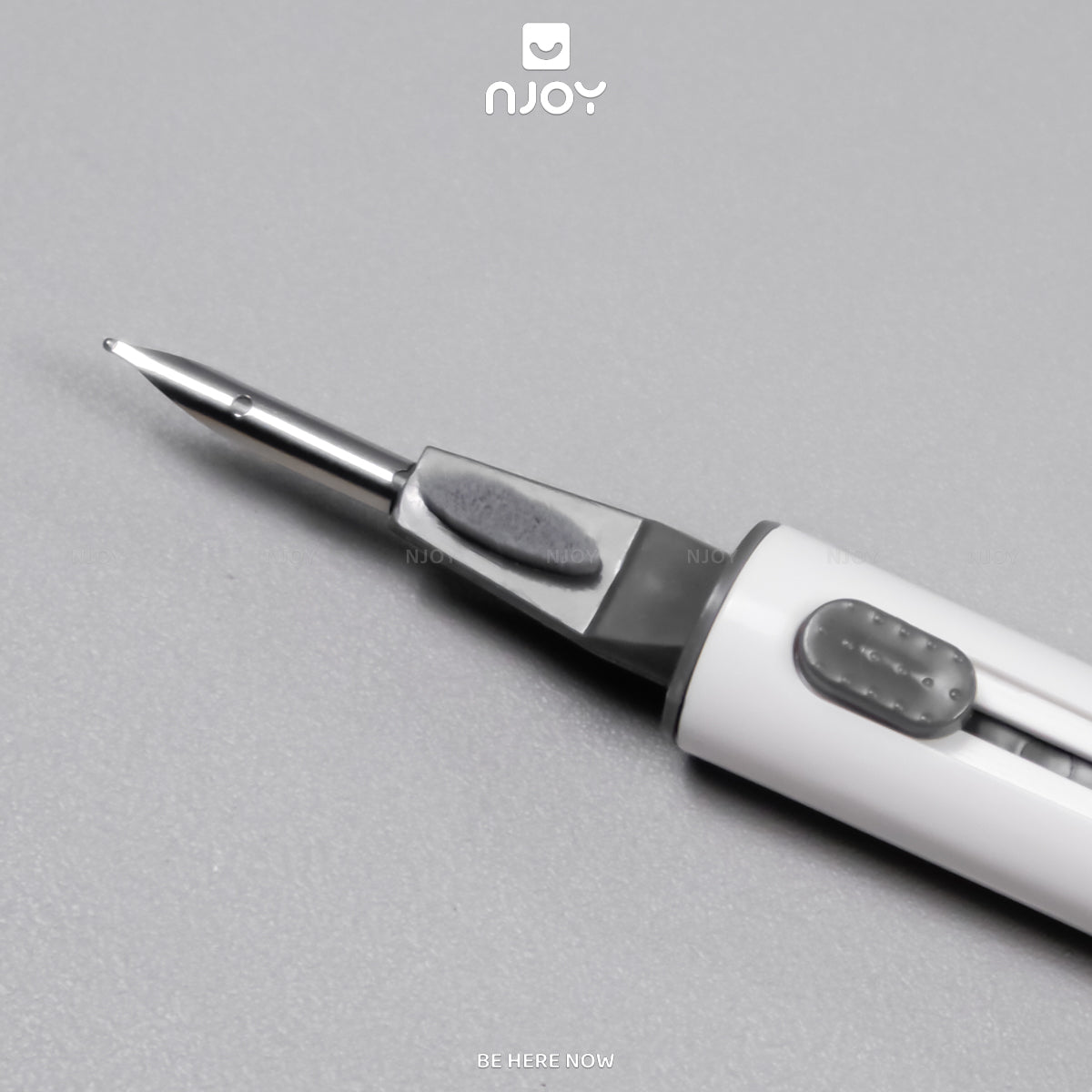 Bút vệ sinh tai nghe AirPods Pro 2 3 4 bỏ túi đa năng nhỏ gọn tiện lợi — ảnh 4