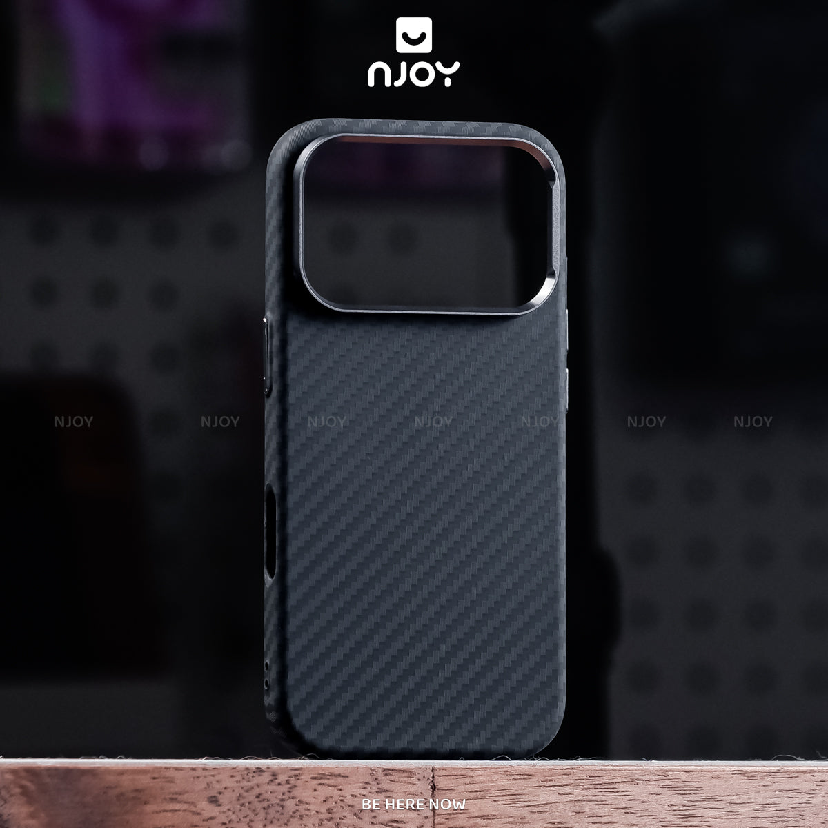 Ốp carbon nhám chống vân tay siêu mỏng bảo vệ camera — iPhone 14 Pro