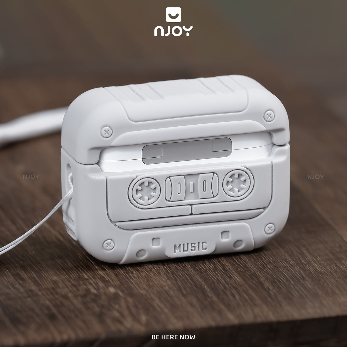 Ốp in hình máy nghe nhạc cassette cổ điển retro kèm dây — AirPods 4 — ảnh 9