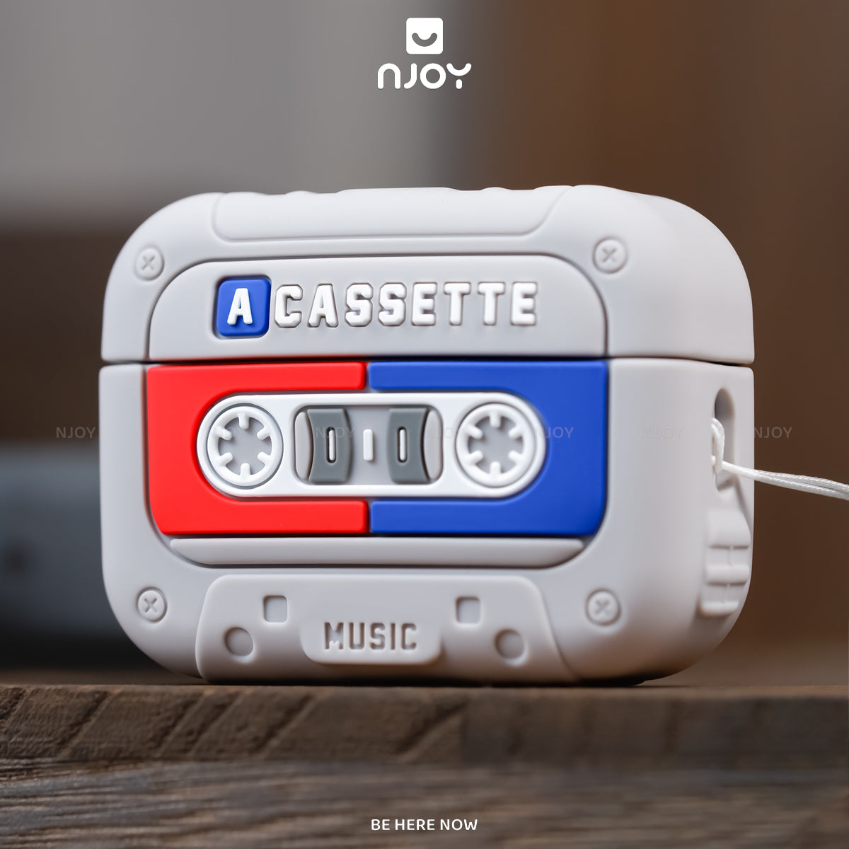 Ốp in hình máy nghe nhạc cassette cổ điển retro kèm dây — AirPods 4 — ảnh 2