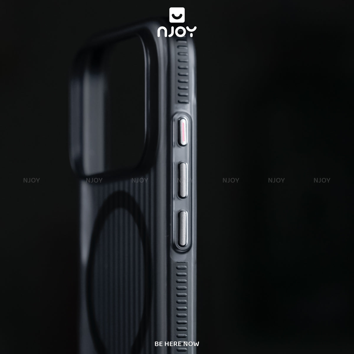 Ốp MagSafe lưng nhám sọc nổi 3D — iPhone 14 Pro Max — ảnh 8