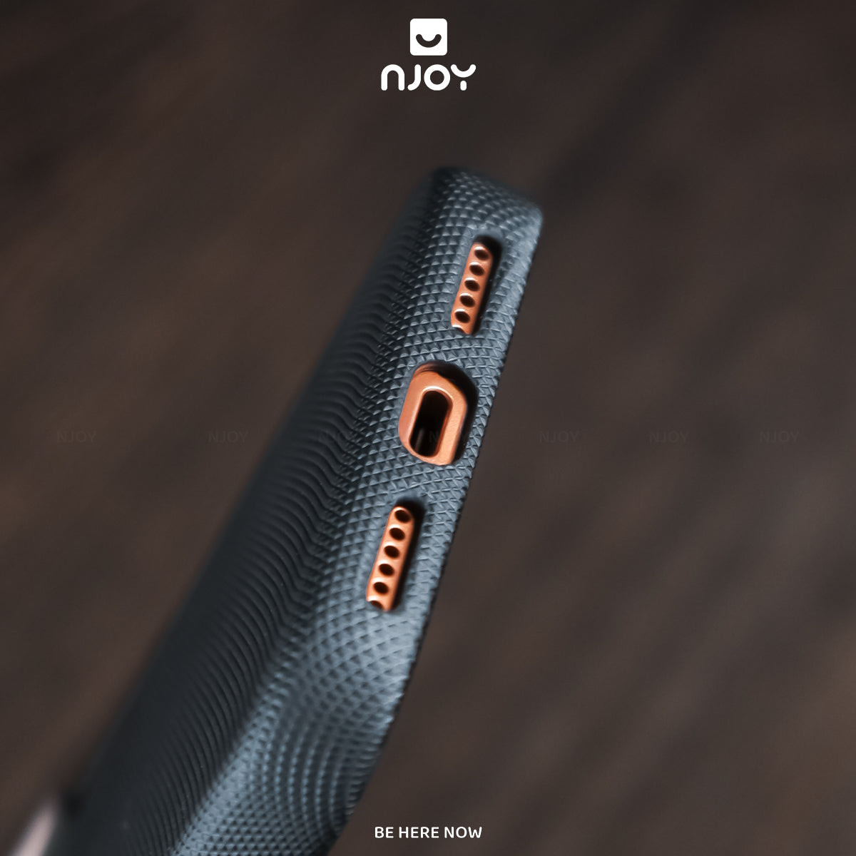Ốp MagSafe lưng nhám vân nổi 3D rammus viền — iPhone 14 Pro Max — ảnh 4