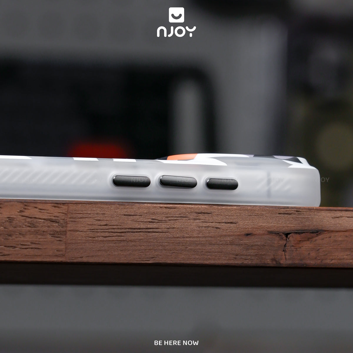 Ốp lưng nhám MagSafe chống vân tay họa tiết graffiti — iPhone 14 Pro — ảnh 5